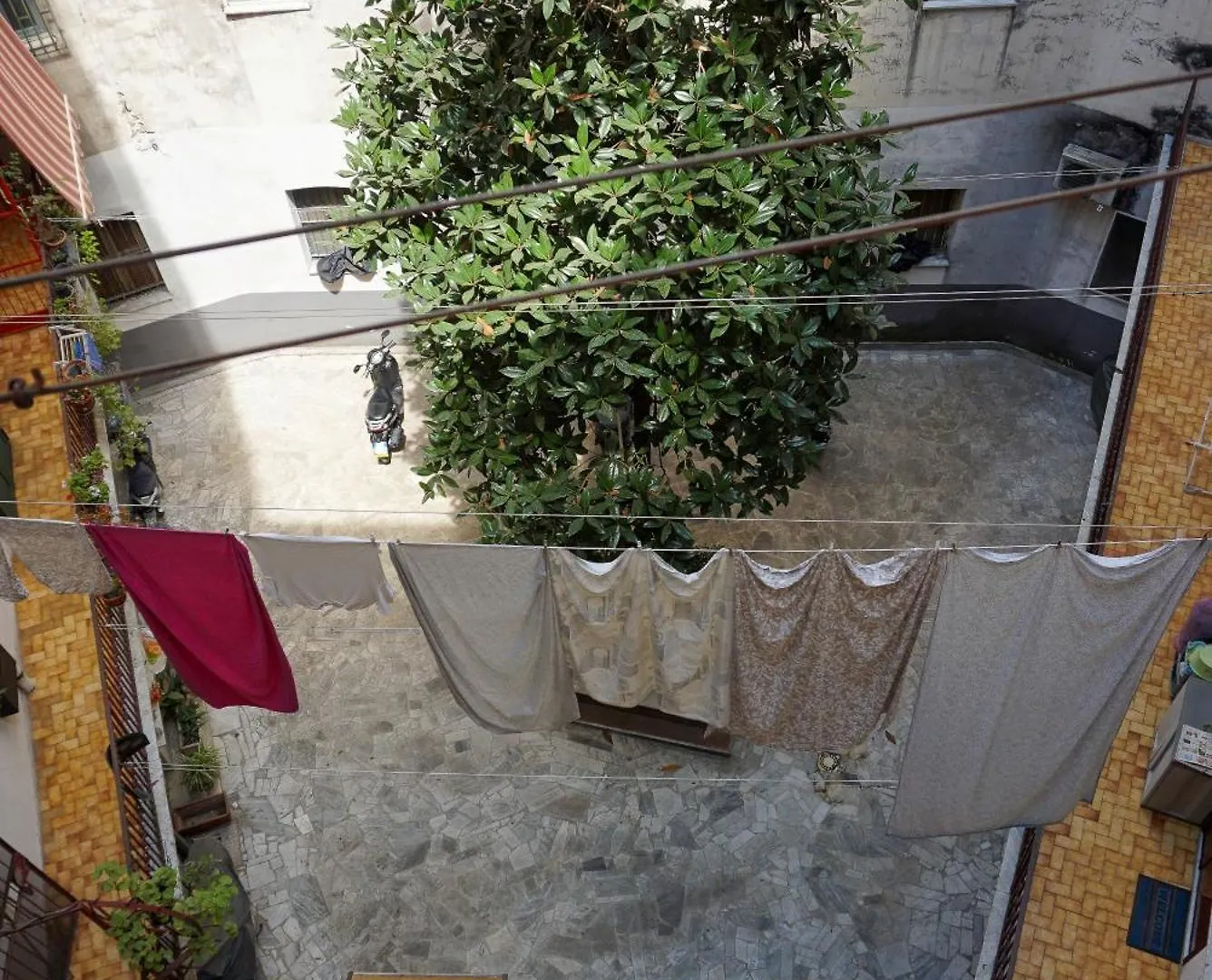 'O Serraglio Νάπολη 0*,